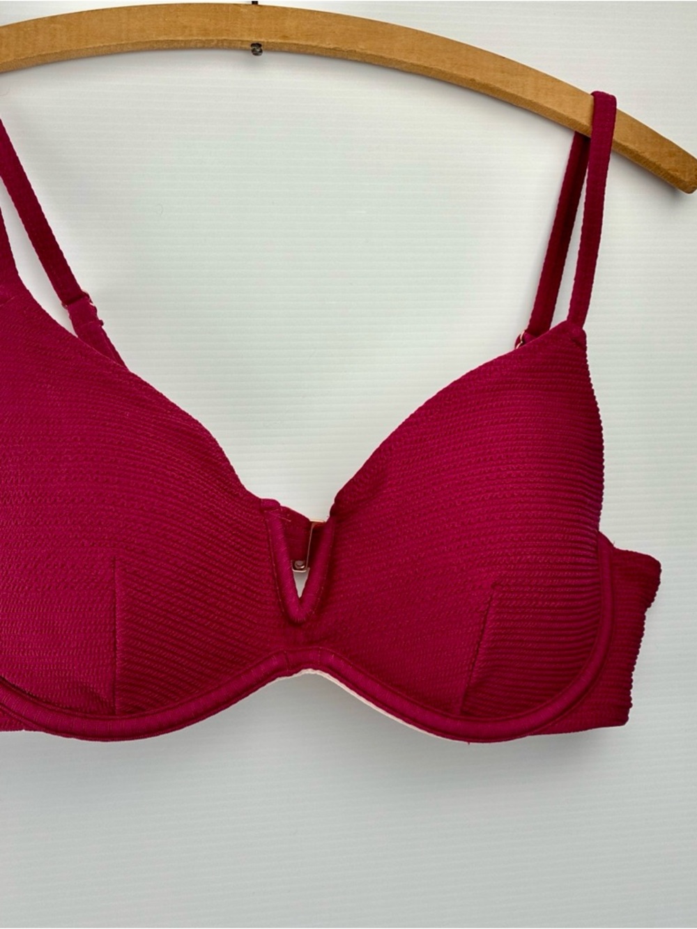 Plunge Bikini Top Pink Berry Swim Molded Lined Underwire Bra S Crochet 36 B